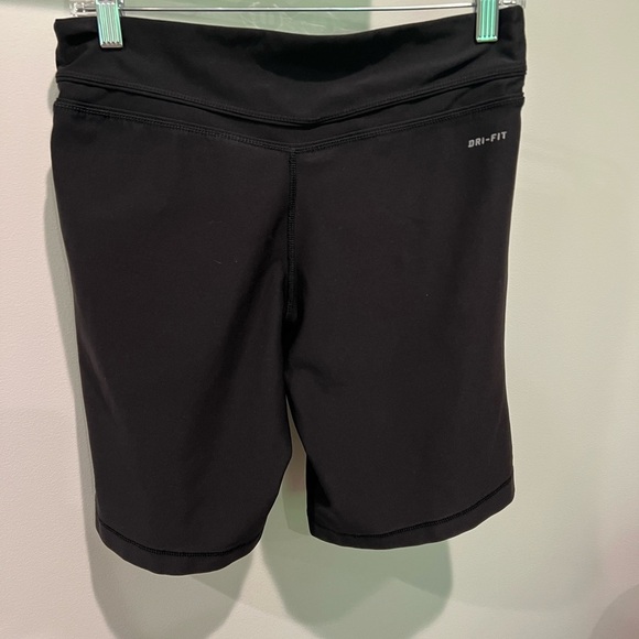 Nike Black Bike Shorts with Moisture-Wicking Fabric - Picture 4 of 10